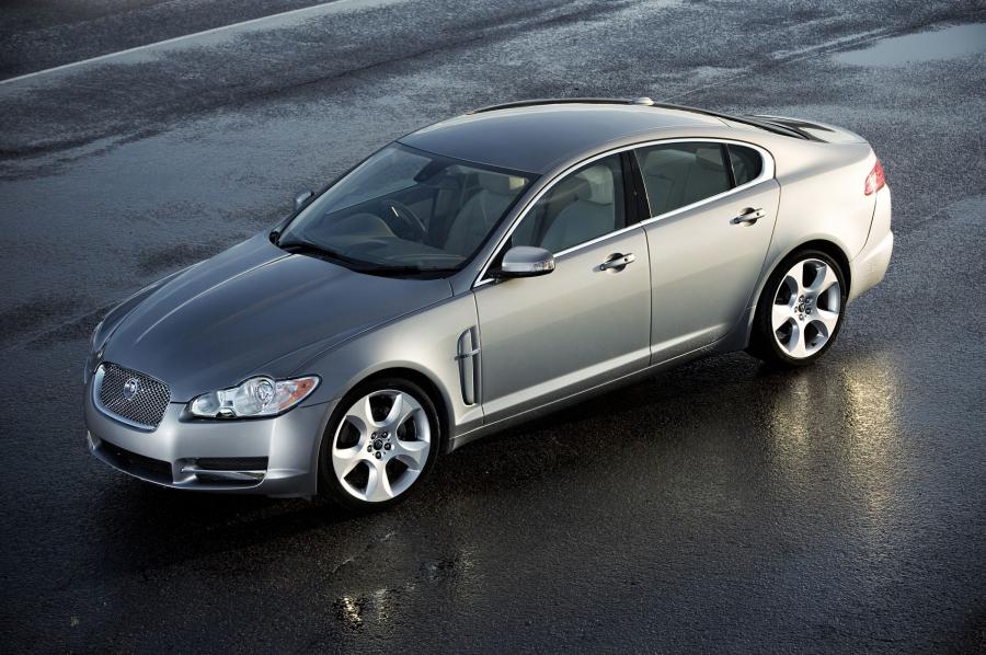  Jaguar XF 2008 года  (UK) (фото 6 из 10)